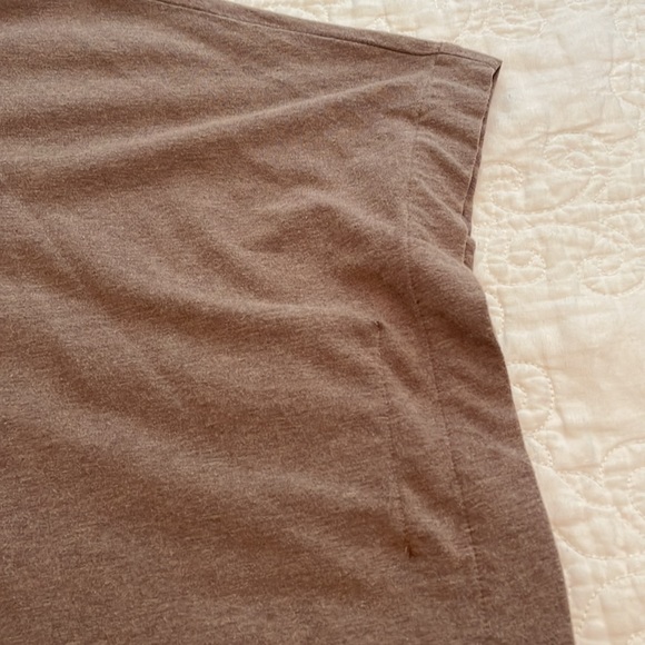 J Jill M/L poncho.  Tan with front pockets - Picture 5 of 5